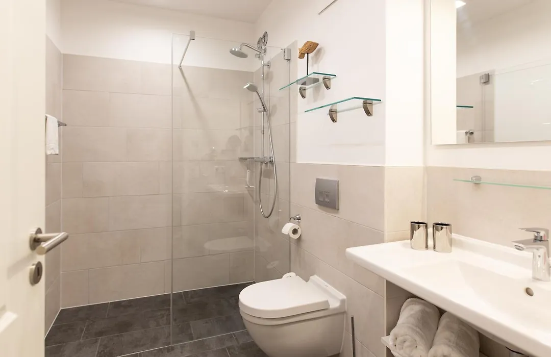 Aparthotel Waterkant Suites direkt am Meer mit Wellnessbereich-1
